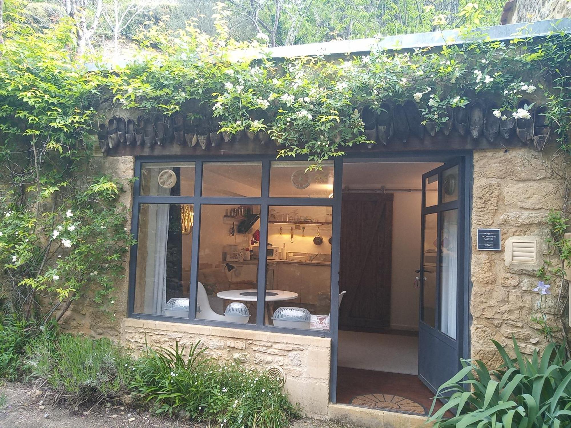 Chambre Du Sabotier - Studio Troglodytique - A 100 M Baignade En Riviere - Location De Canoe - Circuits Cyclo - Aire De Pique-Nique - 3 Restaurants Castelnaud-la-Chapelle Eksteriør bilde