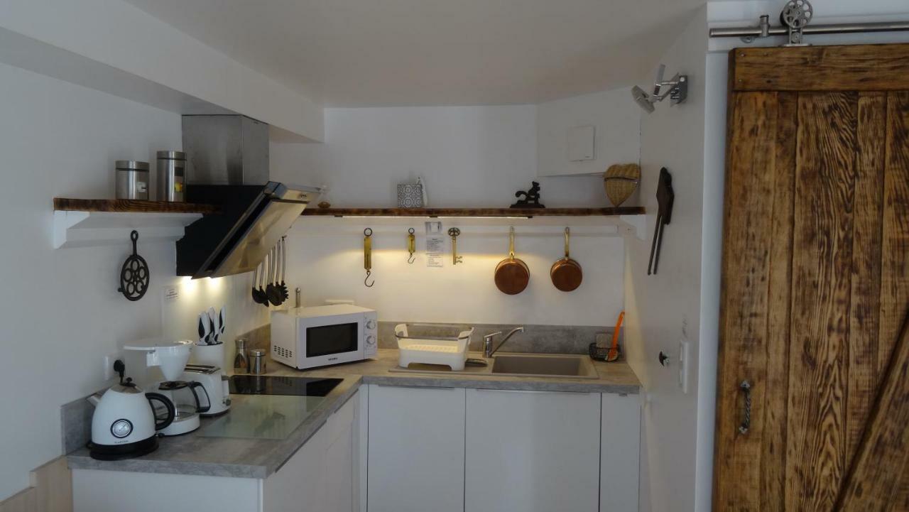 Chambre Du Sabotier - Studio Troglodytique - A 100 M Baignade En Riviere - Location De Canoe - Circuits Cyclo - Aire De Pique-Nique - 3 Restaurants Castelnaud-la-Chapelle Eksteriør bilde