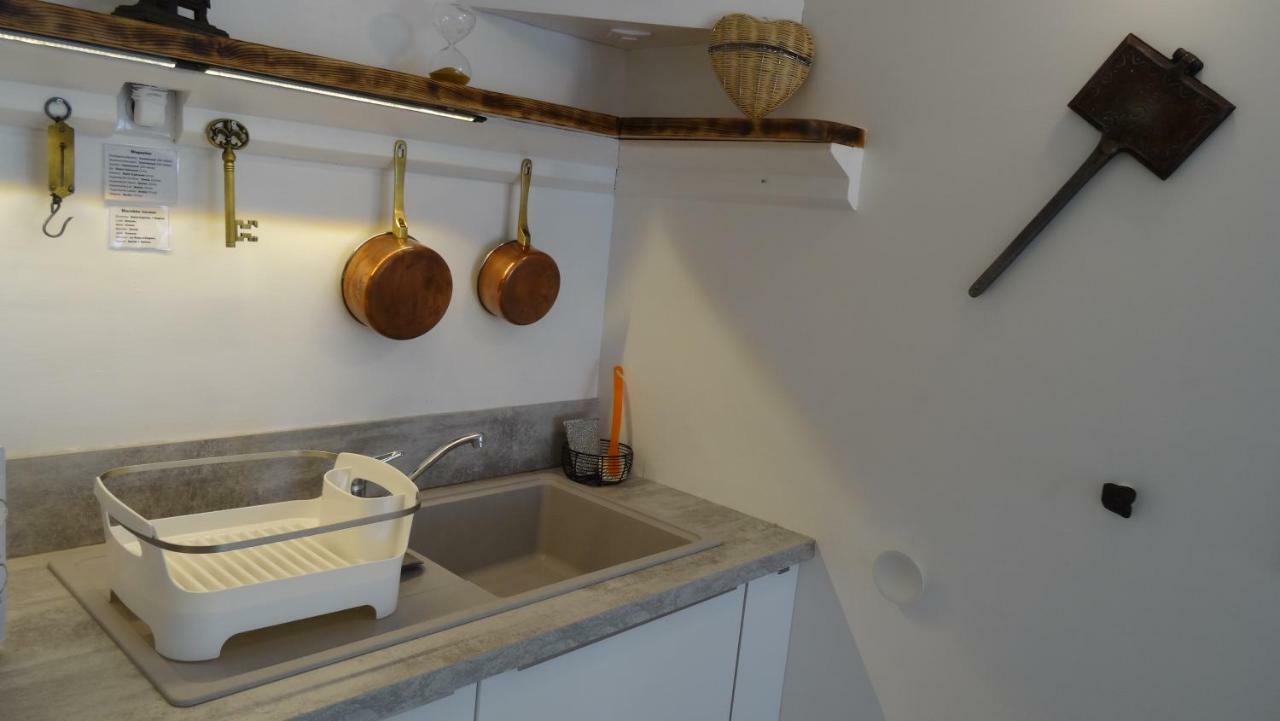 Chambre Du Sabotier - Studio Troglodytique - A 100 M Baignade En Riviere - Location De Canoe - Circuits Cyclo - Aire De Pique-Nique - 3 Restaurants Castelnaud-la-Chapelle Eksteriør bilde