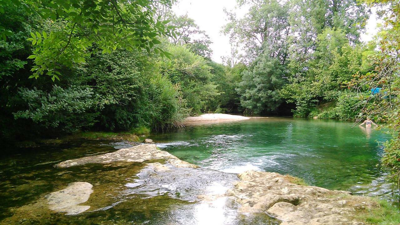 Chambre Du Sabotier - Studio Troglodytique - A 100 M Baignade En Riviere - Location De Canoe - Circuits Cyclo - Aire De Pique-Nique - 3 Restaurants Castelnaud-la-Chapelle Eksteriør bilde